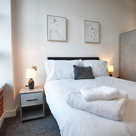 The Topaz Suite Manchester Exterior photo