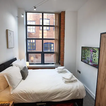 The Topaz Suite Manchester Exterior photo
